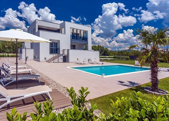 Villa Marijeta Exclusive 5 Star Villa With 50Sqm Private Pool, 6 Bedrooms And Playroom