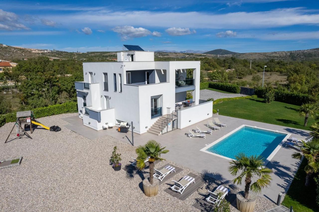 Vila Marijeta Exclusive 5 Star With 50sqm Private Pool, 6 Bedrooms And Playroom Split