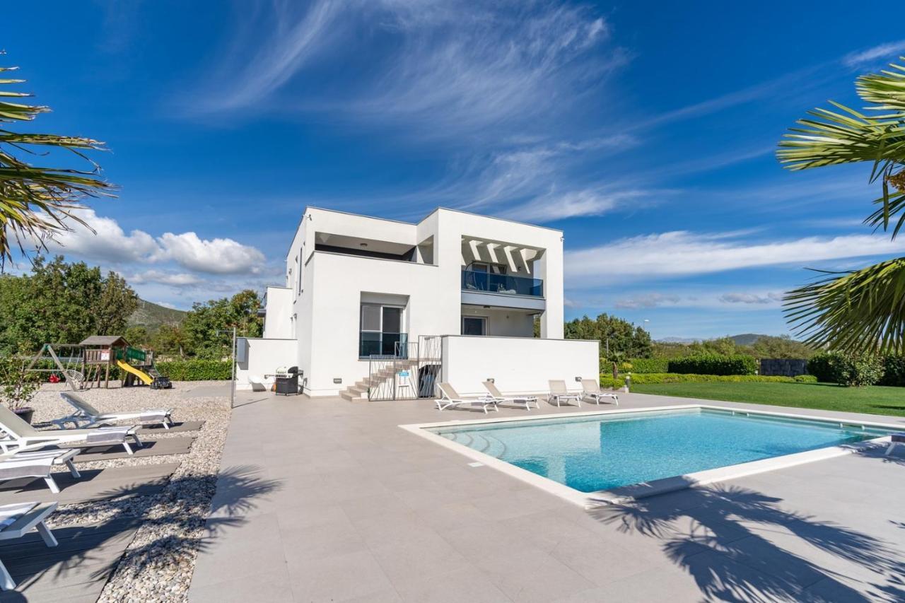 Marijeta Exclusive 5 Star With 50sqm Private Pool, 6 Bedrooms And Playroom Vila *