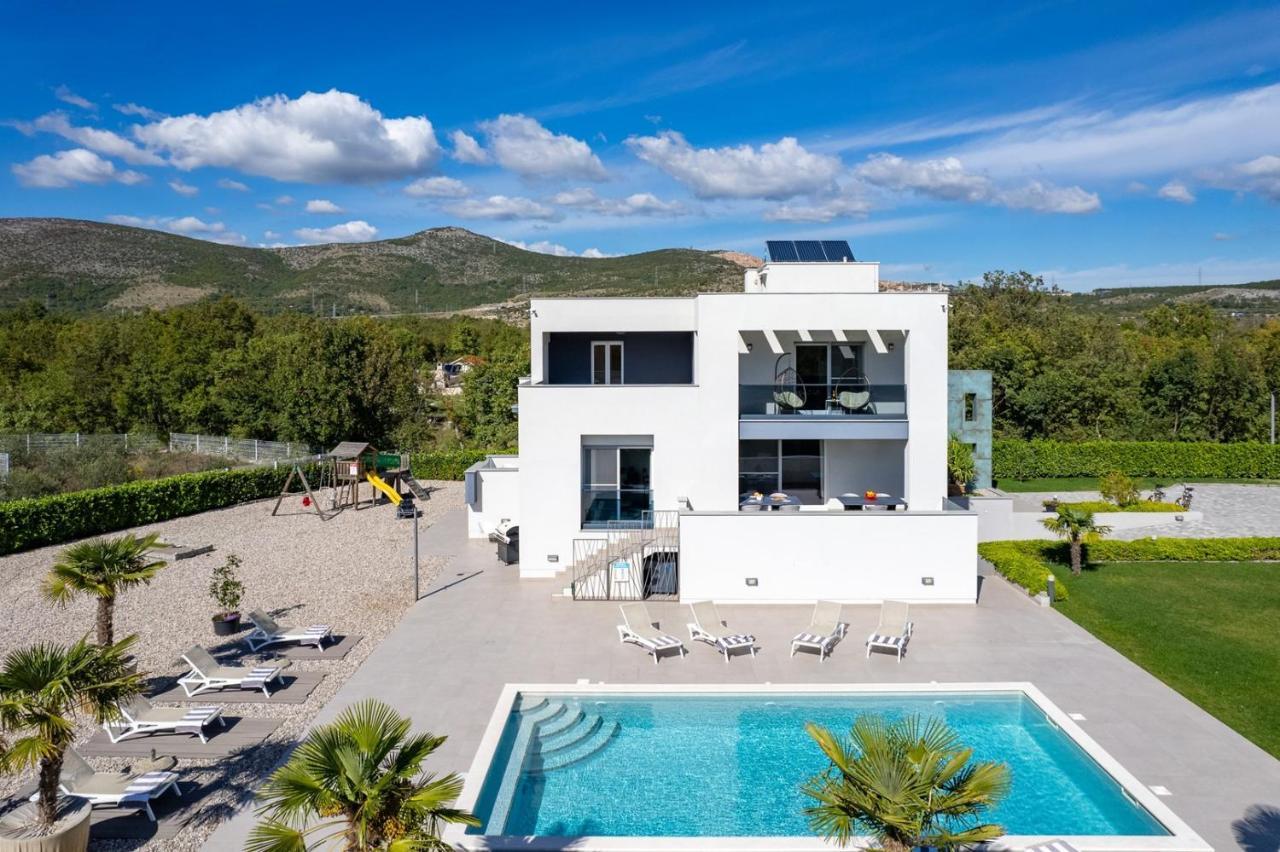 Marijeta Exclusive 5 Star With 50sqm Private Pool, 6 Bedrooms And Playroom